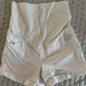 Liz Lange maternity shorts